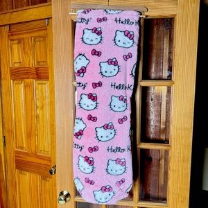 Hello Kitty Ultra Fine Faux Fur Soft Throw Blanket - Red Bows - 50"x70"